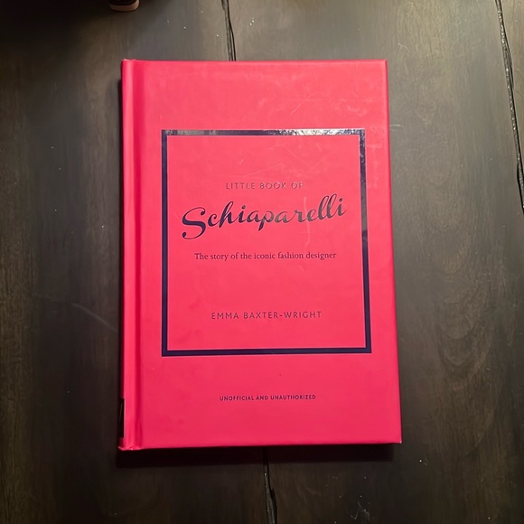 NWT Little Guide to Style Schiaparelli - Picture 2 of 6